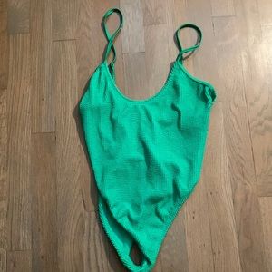 Good American swimsuit size 3/4